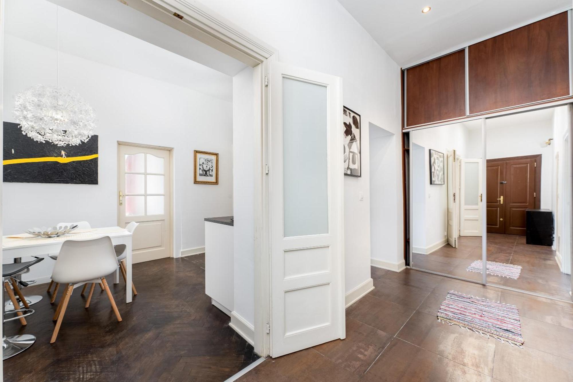 Old Town Spacious Apartment Krakow Bagian luar foto