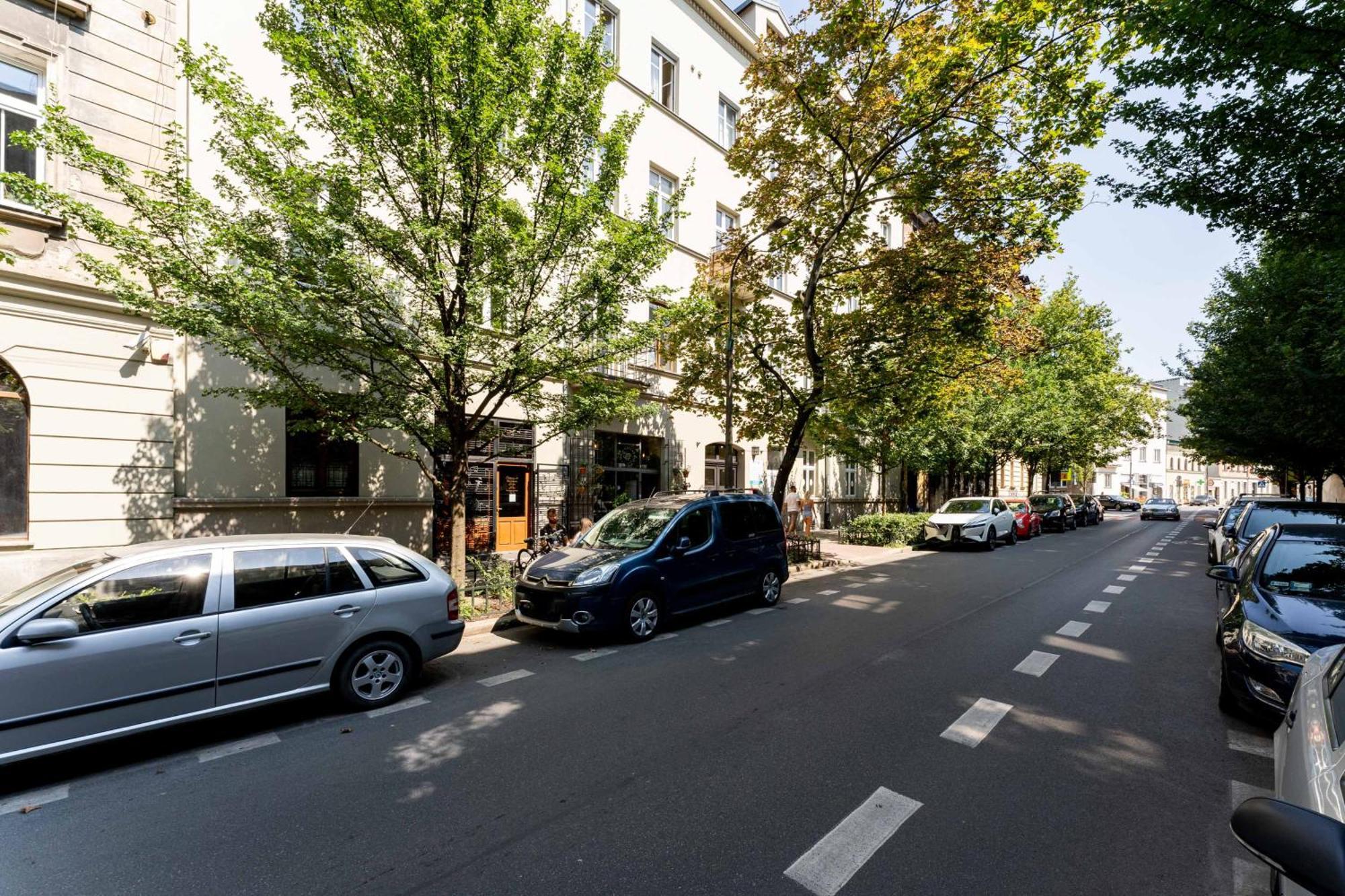 Old Town Spacious Apartment Krakow Bagian luar foto