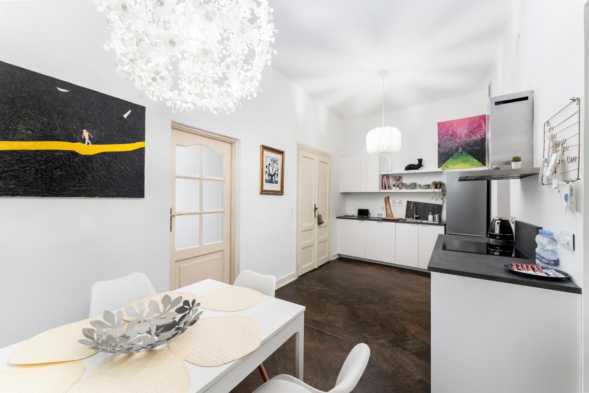 Old Town Spacious Apartment Krakow Bagian luar foto